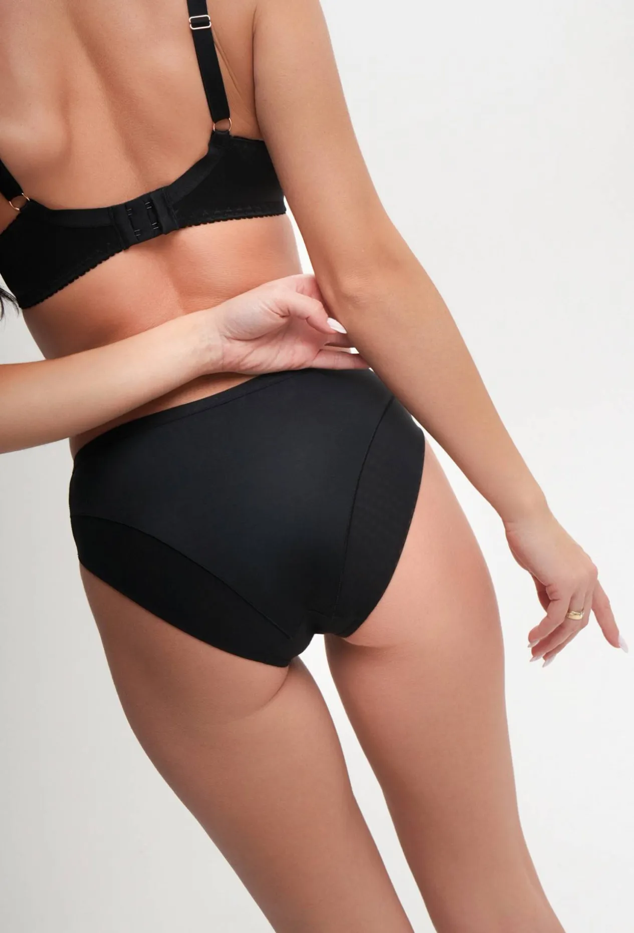 Figi AV 2263 Black